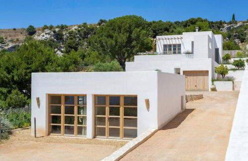 Beautiful villa and pool with sea view - Foto 13