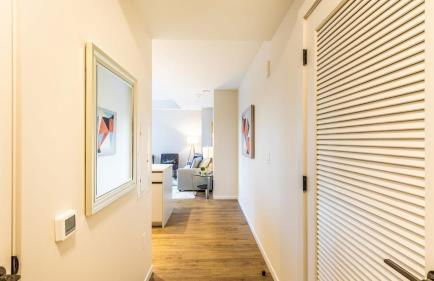 Modern Apt with City Views - Foto 7