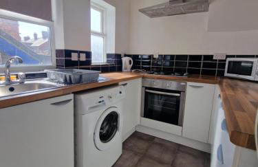 Spacious 2-Bedroom Home Comfortable Stay for 4 - Foto 4