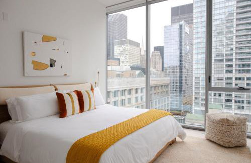 Premier Penthouses and Apartment with Captivating Views of Millennium Park - Photo 3