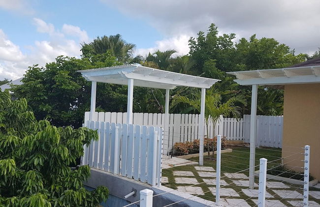 Je Suis Jamaica - 4 B R Beachfront Villa w Staff - Photo 31