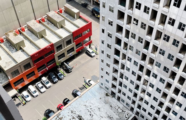 Serene And Tidy Studio Apartment Transpark Juanda Bekasi Timur - Foto 16