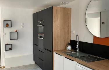 MAISON 4 chambres 12 pers à 2,8KM DU CIRCUIT et proche BOULERIES JUMP - Foto 3