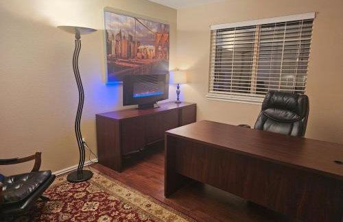 Luxurious Highlands Ranch Home With private hot tub - Foto 28