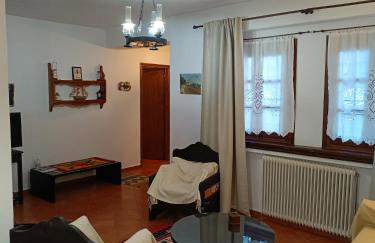 Άνετος χώρος με parking, αυλή και θαυμάσια θέα - Foto 28