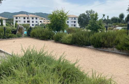 T2 neuf 4 personnes avec piscine/terrain tennis - Foto 16