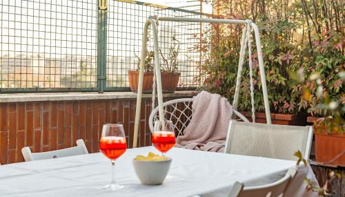 New Collection - Apartment Suite with Terrace - Isola District near Metro - Foto 2