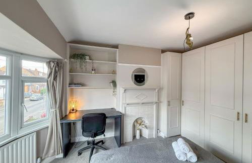 Spacious 3BDR House in New Malden with FREE Parking and Garden near Kingston upon Thames, Wimbledon & Raynes Park by NourNest Apartments - Foto 25