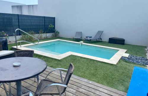 Agréable et lumineuse maison t4 air conditionné piscine jacuzzi parking - Foto 3
