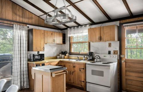 Secluded Cabin Hot Tub, Huge Deck, Fire Pit, WiFi - Foto 14