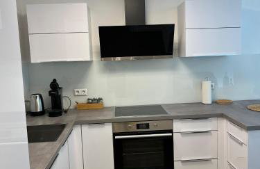 Modernes Apartment mit großer Terrasse & Parkplatz - Foto 3