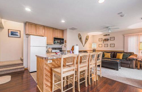 Relax Explore Waterfront Crawford Lake Cottage - 4878 - Foto 23