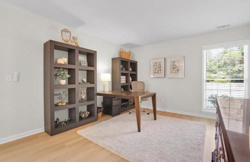 NEW! The White House, with 2 King Ensuites close to Parris Island and Downtown - Foto 45