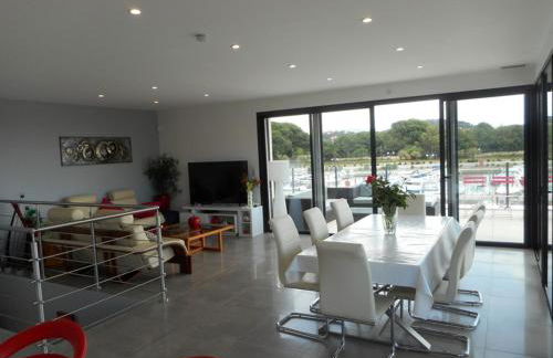 SUPERBE VILLA VUE MER JUSQU'A 14 COUCHAGES La LONDE LES MAURES Entre HYERES et Le LAVANDOU 4 Etoiles PISCINE CHAUFFEE - Foto 17