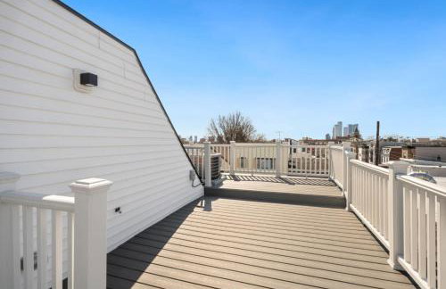 NYC Skyline Views • Near Times Sq • Rooftop Deck - Foto 24