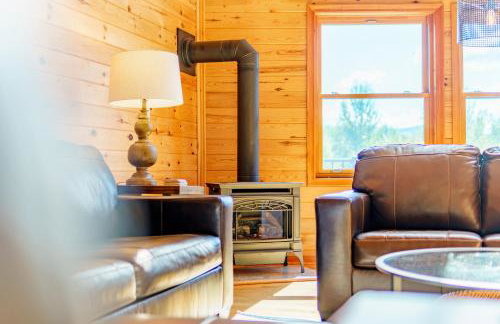 Adirondack Alpine Cabin with Hot Tub, Near Whiteface, Lake Placid, Game Rm, Fenced Yard, Views - Foto 17