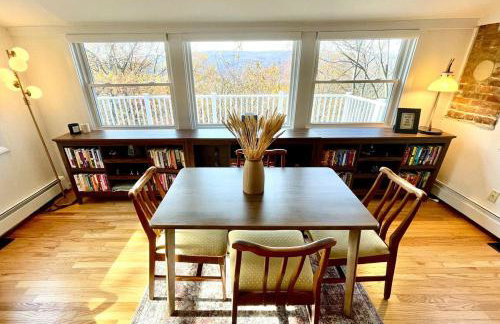 Cozy 3BR Home - Hudson Valley views near Woodbury Commons - Foto 9