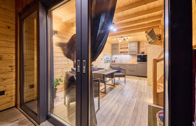 Luxe Timber Lodge & Relaxing Bath - Photo 26