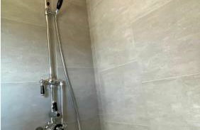 Beautiful Wooden tiny house, Glamping cabin with hot tub 3 - Photo 11