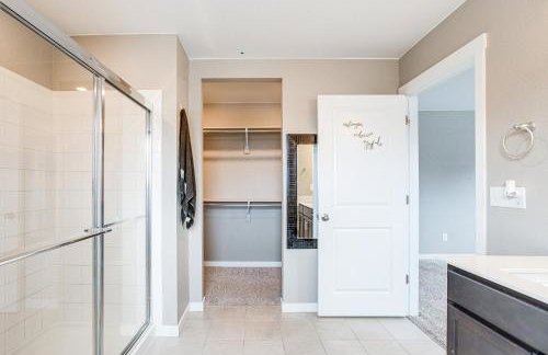 Perfect for Families! Quiet Aurora Home - Foto 14