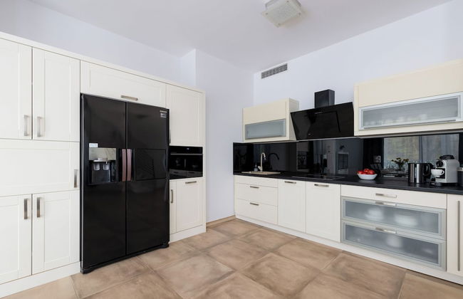 Apartment With Pool by Renters Prestige - Photo 13