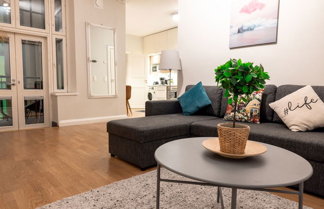 2ndhomes Center Home w Sauna & Balcony - Foto 12