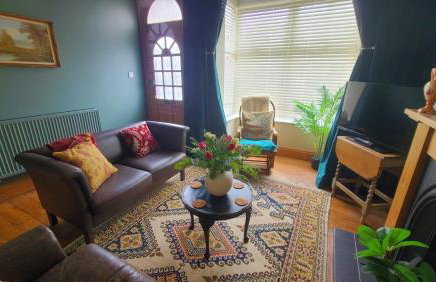 Druids Cottage a cosy 2 bedroom Cottage within a 5 minute drive from Cannock town centre - Foto 1