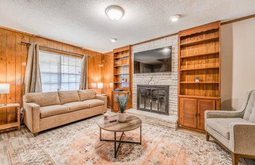 Minutes from the Airport - Wonderful Warrington - Photo 11