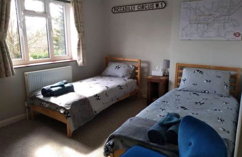 Norwich City, lovely 3 bed house, EV charger, garden with BBQ, free parking for 3 cars - Foto 5