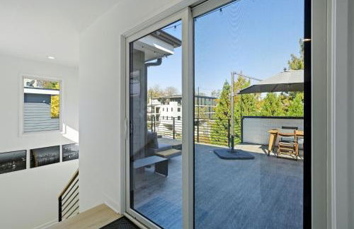 4BR Urban Oasis with Rooftop and Jacuzzi - Foto 31