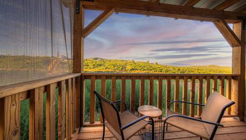 -Pet Friendly- Miners Cabin #6 - King Bed with Private Balcony - Foto 4