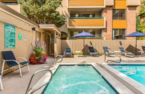 Renovated Riverfront 3 BR, 2 BA with Pool - Walk to Town! - Foto 40