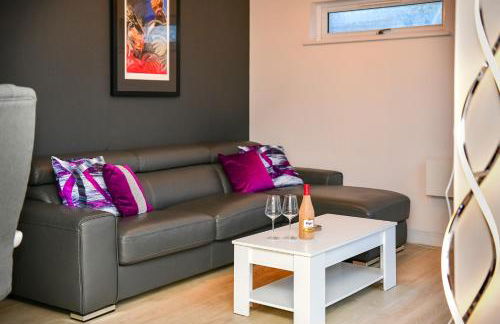 Cardiff Bay Retreat Sleeps 4 Parking - Pass the Keys - Foto 9
