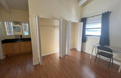 Spacious 3 Bedroom with Beautiful Backyard - Foto 3