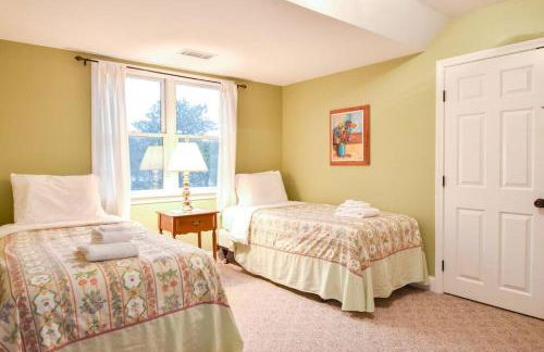 Beautiful Family Home Walk to Beach - Foto 21