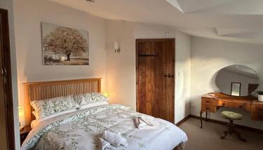 St Cuthbert's Keep - Photo 1