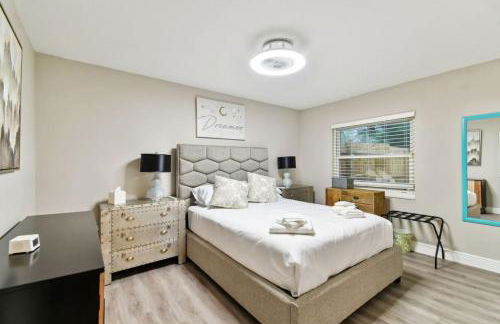 Red Royalty Pool, King Bed, Yard - Foto 25