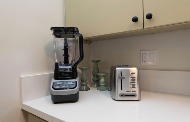 Wonderful 2-BR Apt Near Dodger - Photo 17