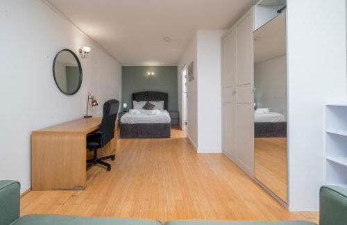 Lovely 3BD Flat, Parking, sleeps SIX close to O2 - Foto 38