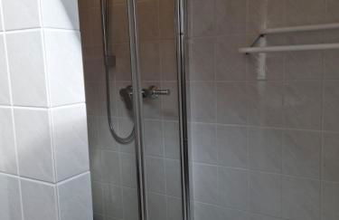 Appartement Ferienwohnung Gästezimmer Bad & Küche - Foto 8