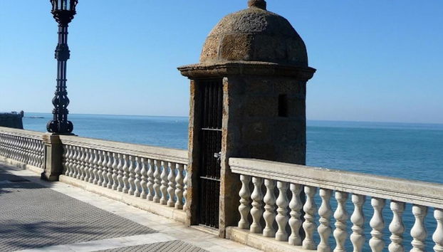 Panoramic Walking Tour Cadiz - Photo 3