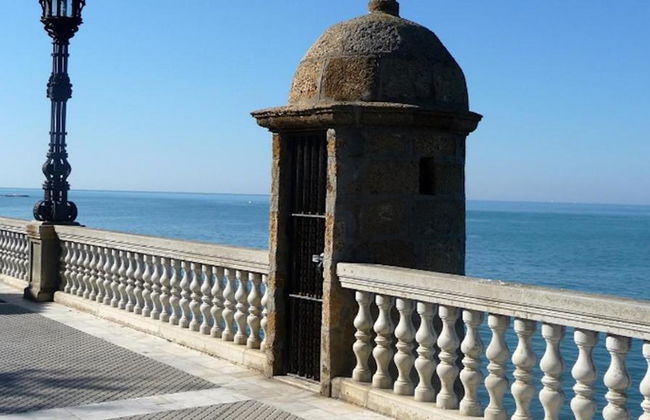 Panoramic Walking Tour Cadiz - Photo 3