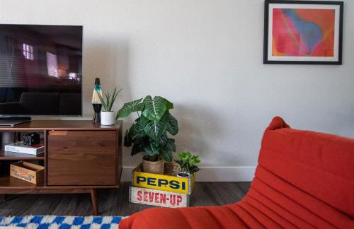 Mid-Century Modern Home - Hot Tub and Game Room - Foto 37