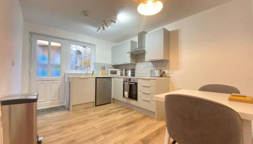 Stunning One Bed Flat at Dawe Luxury Suites - An Entire Apartment near Ely Cathedral & Train Station - The Perfect Base to Explore Ely, Cambridge, Norfolk & London - 2 Guests Max - Foto 2