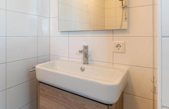 House Near Scherpenisse Beach With Garden - Photo 18