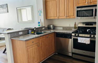 Spacious,2Queen beds, free parking, pool&gym and central location - Foto 14