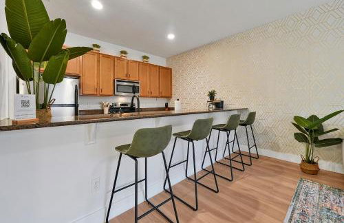 Trendy Retreat - Great Location - Fully Loaded - Foto 62