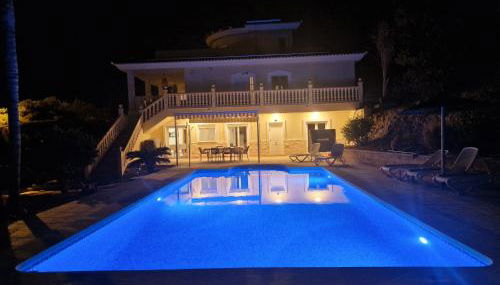 Casa Gran Mirador - Ruime vakantie villa met groot privé zwembad 8-14 pers - Foto 2, sunbed