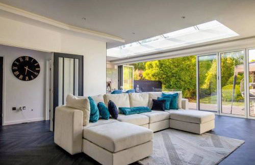 Luxury 4-Bedroom High-End Home, Includes Jacuzzi and Pool Table - Foto 64