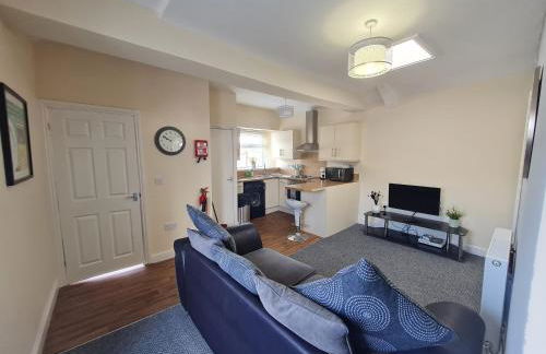 Perfect Location 2 BR serviced apartment Nr Bike Park Wales & Brecon Beacons - Photo 5
